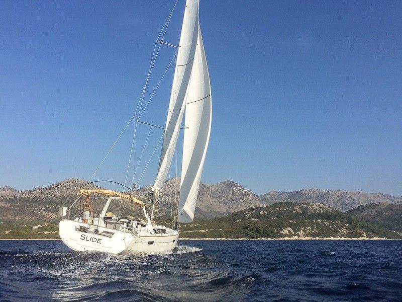 Slide | Oceanis 45