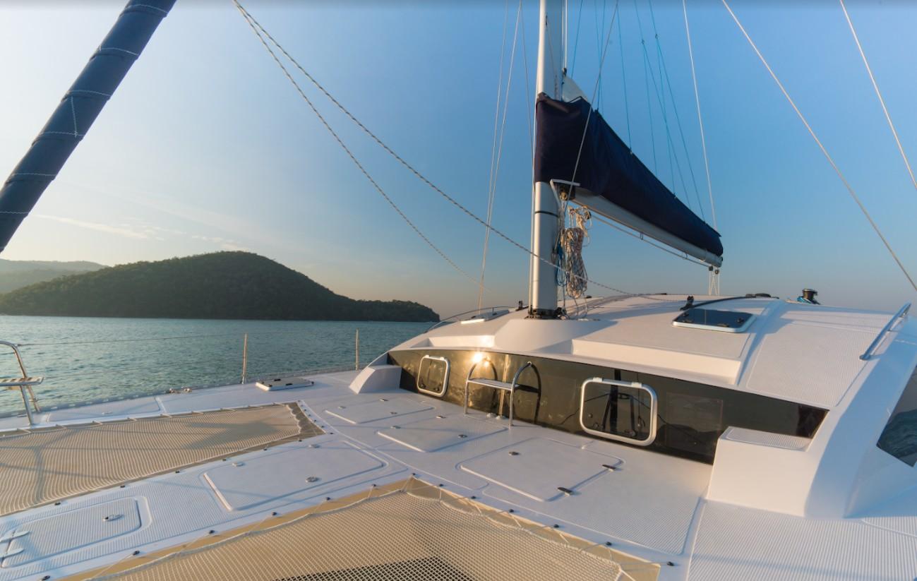 Vesna | Island Spirit 410 photo 22