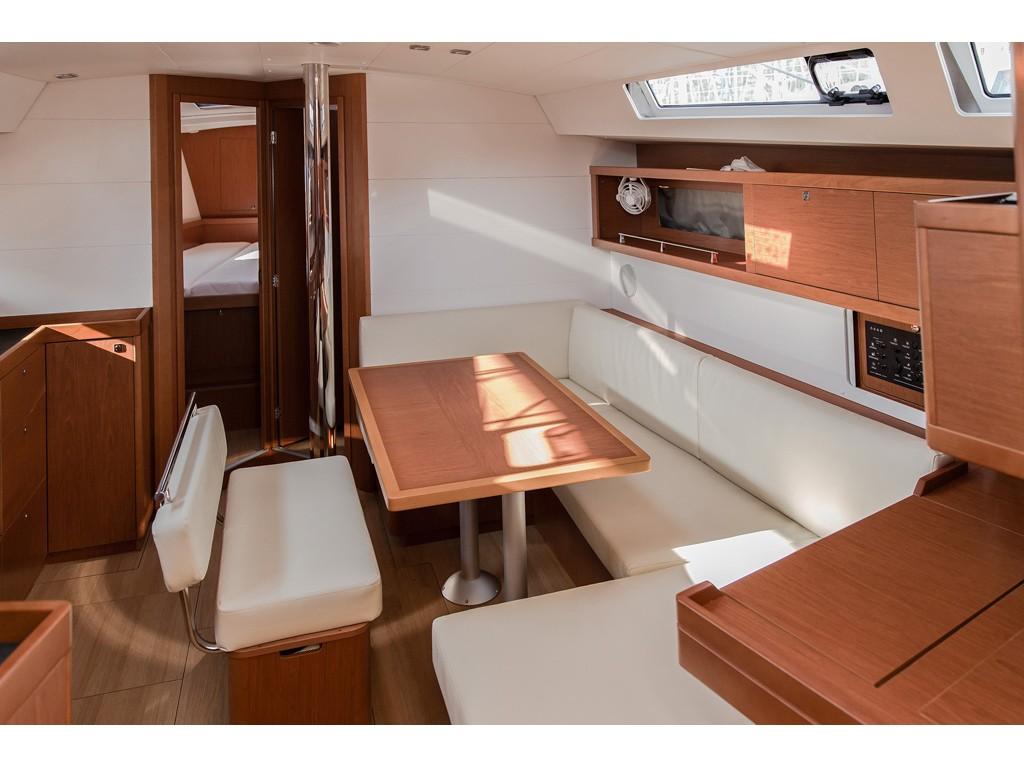 Slide | Oceanis 45 photo 19